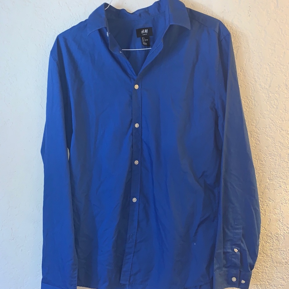 H&M blue button down shirt
